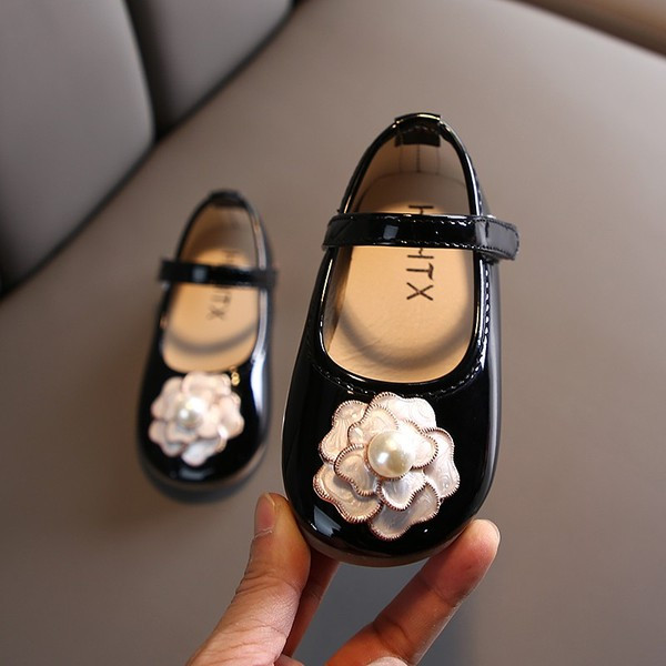 Patent gyerekcipő 3D virággal