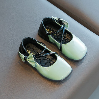 Παιδικά παπούτσια από οικολογικό δέρμα με τρισδιάστατο στοιχείο για κορίτσια