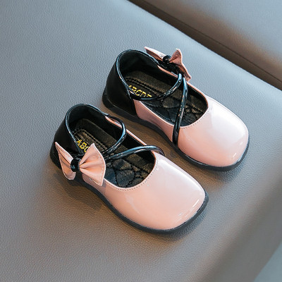 Παιδικά παπούτσια από οικολογικό δέρμα με τρισδιάστατο στοιχείο για κορίτσια