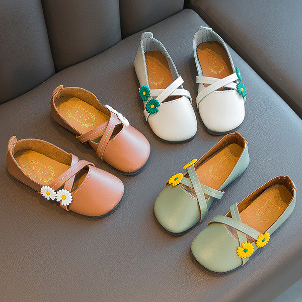 Παιδικά παπούτσια casual από οικολογικό δέρμα με στοιχεία 3D