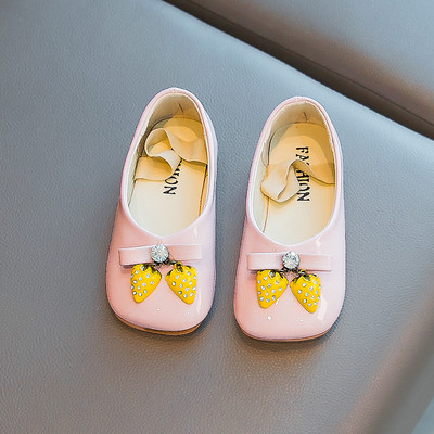 Μοντέρνα παιδικά παπούτσια με ελαστικά και τρισδιάστατα στοιχεία για κορίτσια