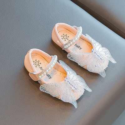 Új modell gyerekcipő 3D elemmel és gyöngyökkel