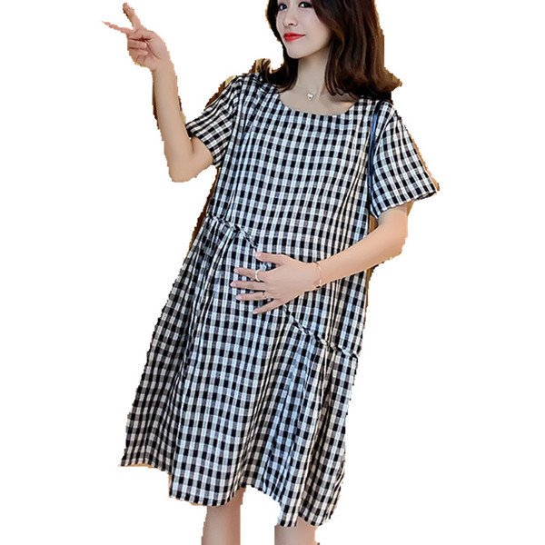 Kockás ruha terhes nők számára, rövid ujjú, ovális nyakkivágással