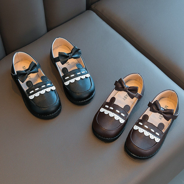 Kleebise ja paelaga vabaaja lastejalatsid