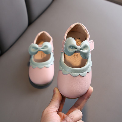 Двуцветни детски обувки с панделка 