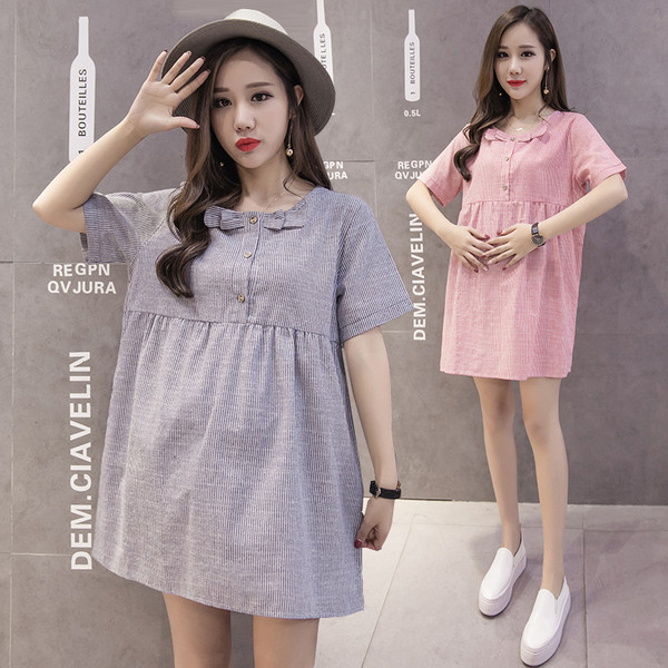 Κοντό φόρεμα για έγκυες γυναίκες με οβάλ ντεκολτέ και κουμπιά