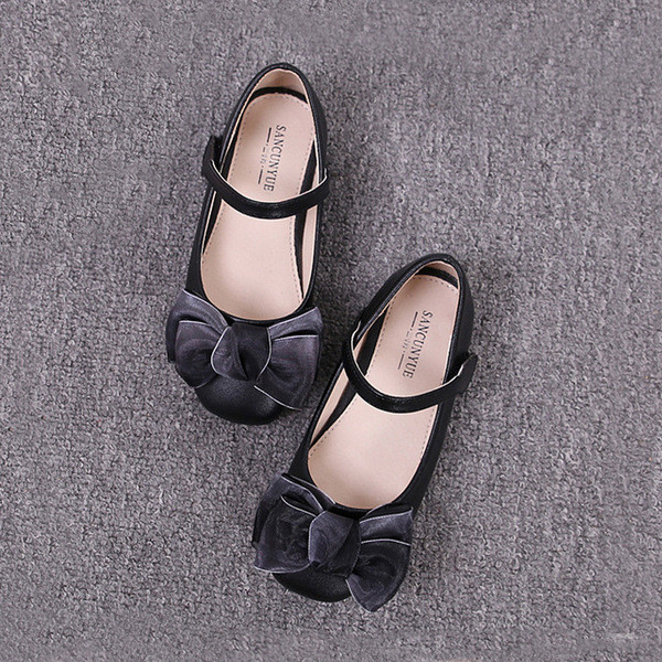 Modern gyerekcipő 3D szalaggal