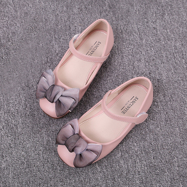 Modern gyerekcipő 3D szalaggal