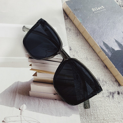 Stilingi, kvadrato formos vyriški akiniai nuo saulės