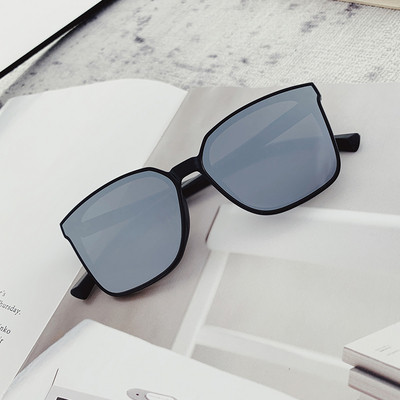 Stilingi, kvadrato formos vyriški akiniai nuo saulės