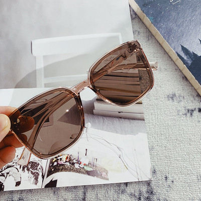 Stilingi, kvadrato formos vyriški akiniai nuo saulės