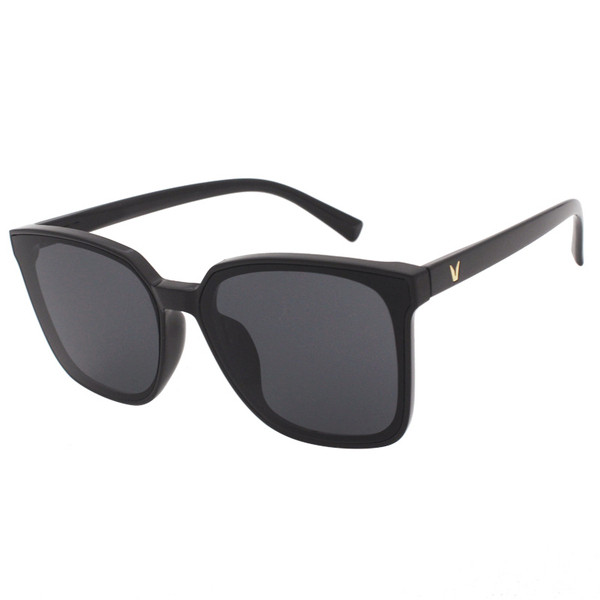 Stilingi, kvadrato formos vyriški akiniai nuo saulės