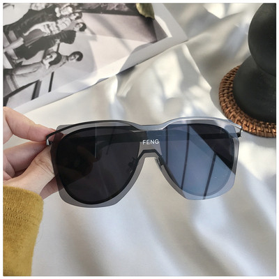 Modern, kerek női napszemüveg