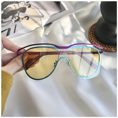 Modern, kerek női napszemüveg