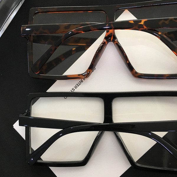 Γυναικεία μοντέρνα τετράγωνα γυαλιά ηλίου