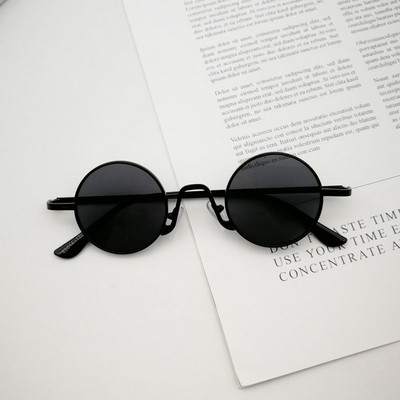 Μοντέρνα γυναικεία γυαλιά σε στρογγυλό σχήμα με λεπτό σκελετό