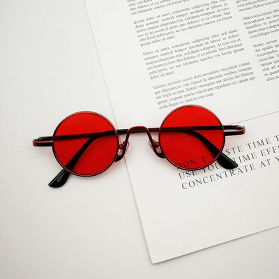 Μοντέρνα γυναικεία γυαλιά σε στρογγυλό σχήμα με λεπτό σκελετό