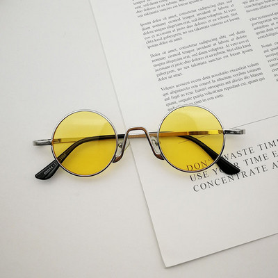 Μοντέρνα γυναικεία γυαλιά σε στρογγυλό σχήμα με λεπτό σκελετό