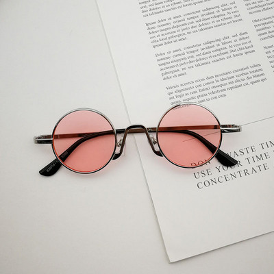 Μοντέρνα γυναικεία γυαλιά σε στρογγυλό σχήμα με λεπτό σκελετό