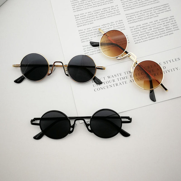 Μοντέρνα γυναικεία γυαλιά σε στρογγυλό σχήμα με λεπτό σκελετό