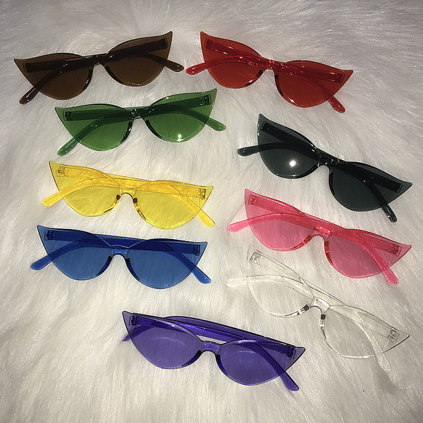 Γυναικεία μοντέρνα γυαλιά ηλίου