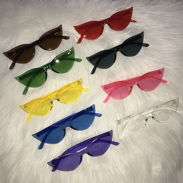 Γυναικεία μοντέρνα γυαλιά ηλίου