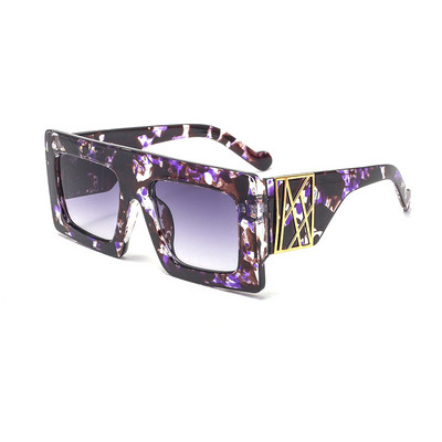 Κομψά γυναικεία γυαλιά ηλίου σε τετράγωνο σχήμα