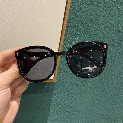 Γυναικεία μοντέρνα ρετρό γυαλιά σε στρογγυλό σχήμα