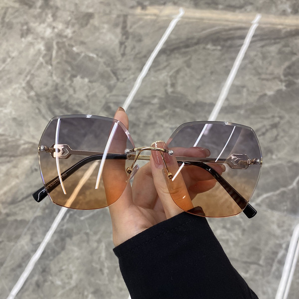 Ochelari rotunzi moderni de dama cu rame subtiri