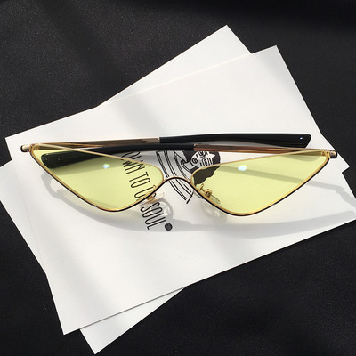 Μοντέρνα γυναικεία γυαλιά ρετρό με λεπτά κουφώματα