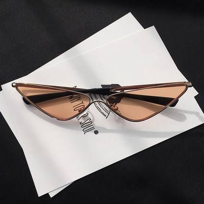 Μοντέρνα γυναικεία γυαλιά ρετρό με λεπτά κουφώματα