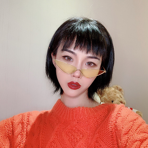 Μοντέρνα γυναικεία γυαλιά ρετρό με λεπτά κουφώματα