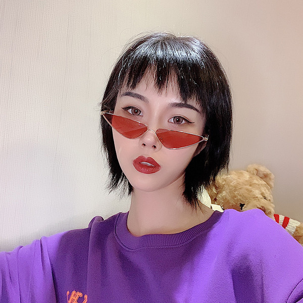 Μοντέρνα γυναικεία γυαλιά ρετρό με λεπτά κουφώματα