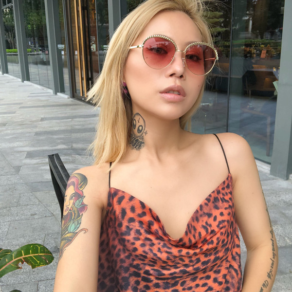 Γυναικεία κομψά στρογγυλά γυαλιά ηλίου