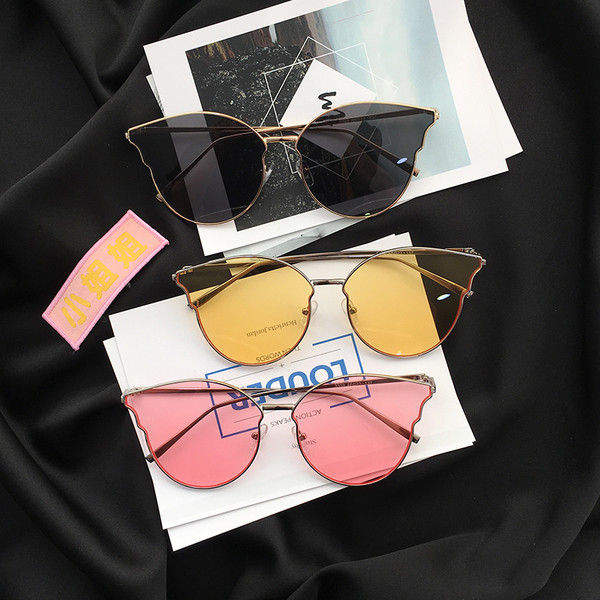 Hétköznapi női napszemüveg vékony kerettel