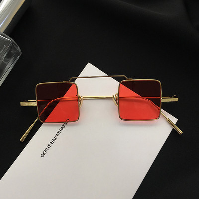 Κομψά γυναικεία γυαλιά με τετράγωνους φακούς