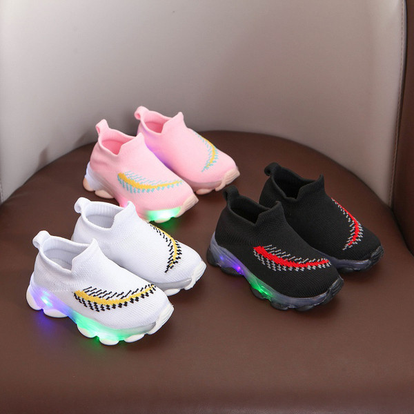 Világító gyerekcipő hímzéssel fiúknak és lányoknak