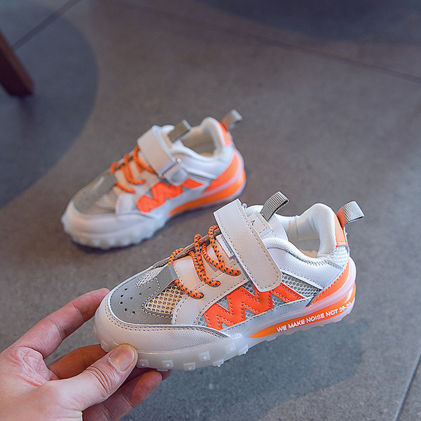 Mindennapi gyerek tornacipő fényvisszaverővel