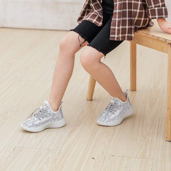 Αθλητικά και καθημερινά παιδικά παπούτσια 