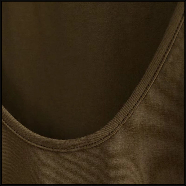 Καθημερινό γυναικείο  κορμάκι με λεπτούς ιμάντες και γυμνή πλάτη