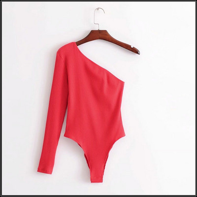 Σύγχρονο γυναίκο  κορμάκι με ένα μανίκι