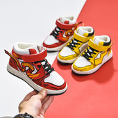 Σύγχρονα παιδικά πάνινα παπούτσια με εφαρμογή