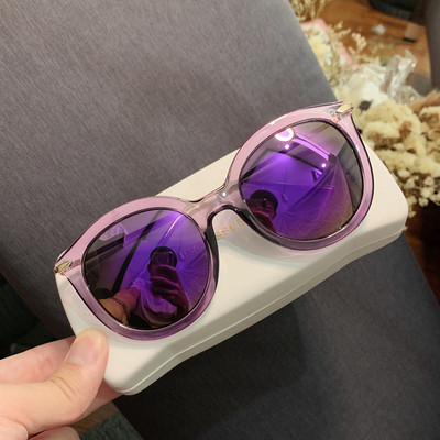 Naiste vabaajaprillid ümarate klaasidega