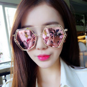 Γυναικεία κομψά γυαλιά ηλίου με λεπτό σκελετό