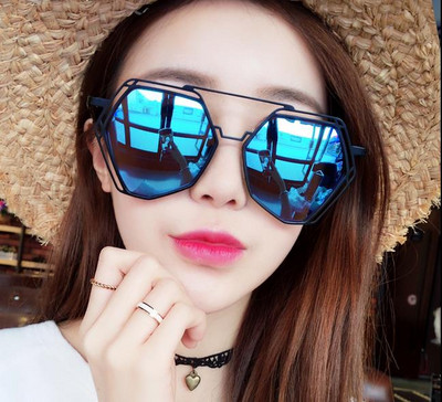 Γυναικεία κομψά γυαλιά ηλίου με λεπτό σκελετό