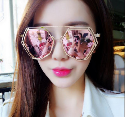 Γυναικεία κομψά γυαλιά ηλίου με λεπτό σκελετό