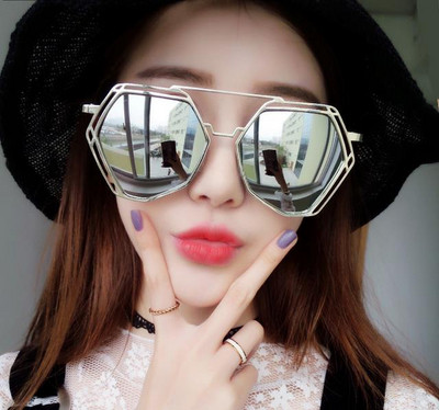 Γυναικεία κομψά γυαλιά ηλίου με λεπτό σκελετό