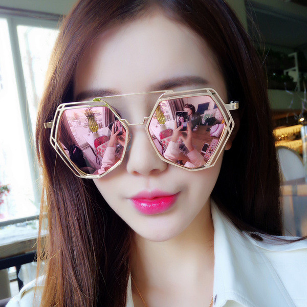 Γυναικεία κομψά γυαλιά ηλίου με λεπτό σκελετό