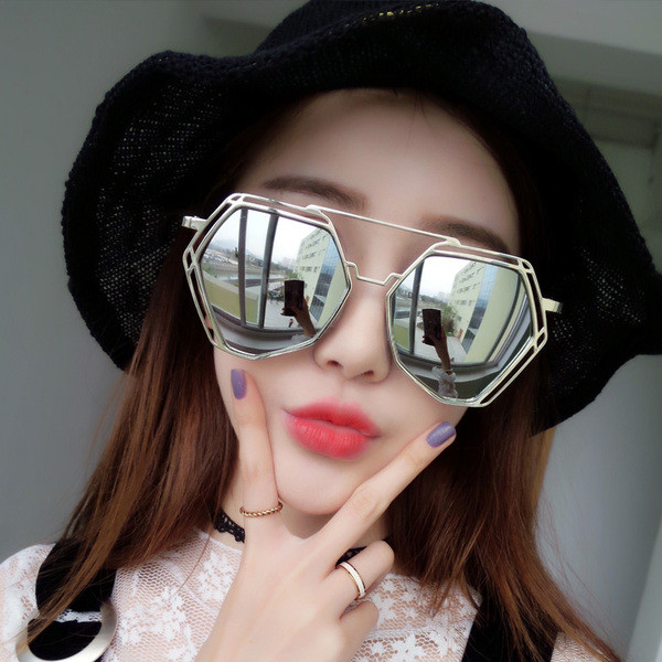 Γυναικεία κομψά γυαλιά ηλίου με λεπτό σκελετό