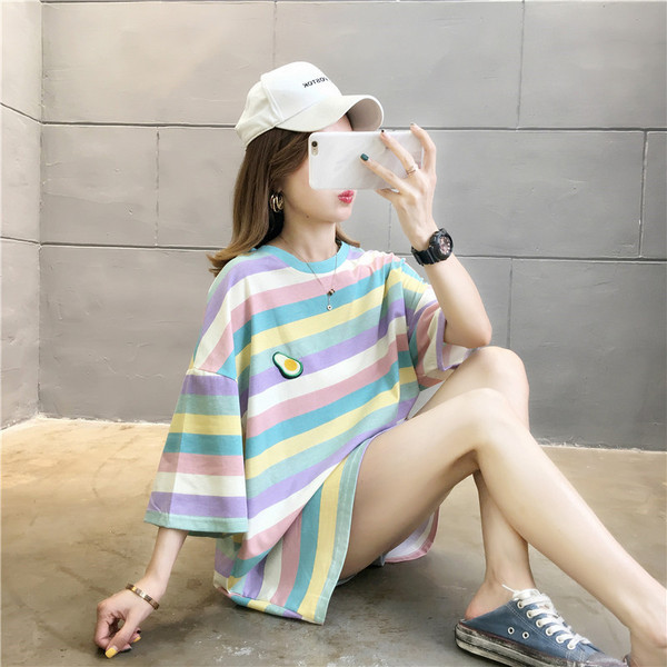 Dryžuoti marškinėliai nėščiosioms su siuvinėjimu